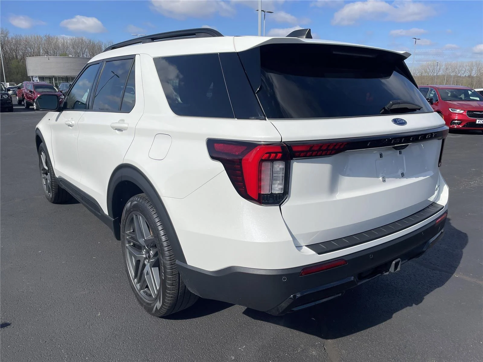 Used 2025 Star White Metallic Tri-Coat Ford ST-Line image 3