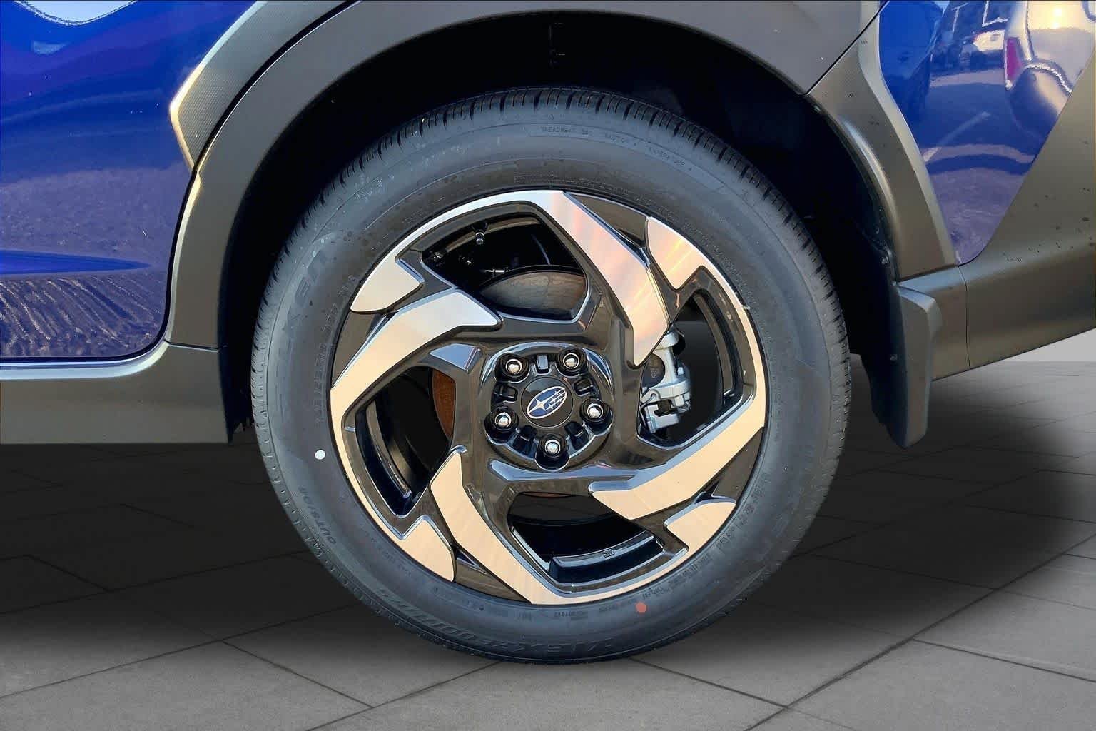 New 2026 SAPPHIRE BLUE PEARL Subaru Limited Hybrid image 10