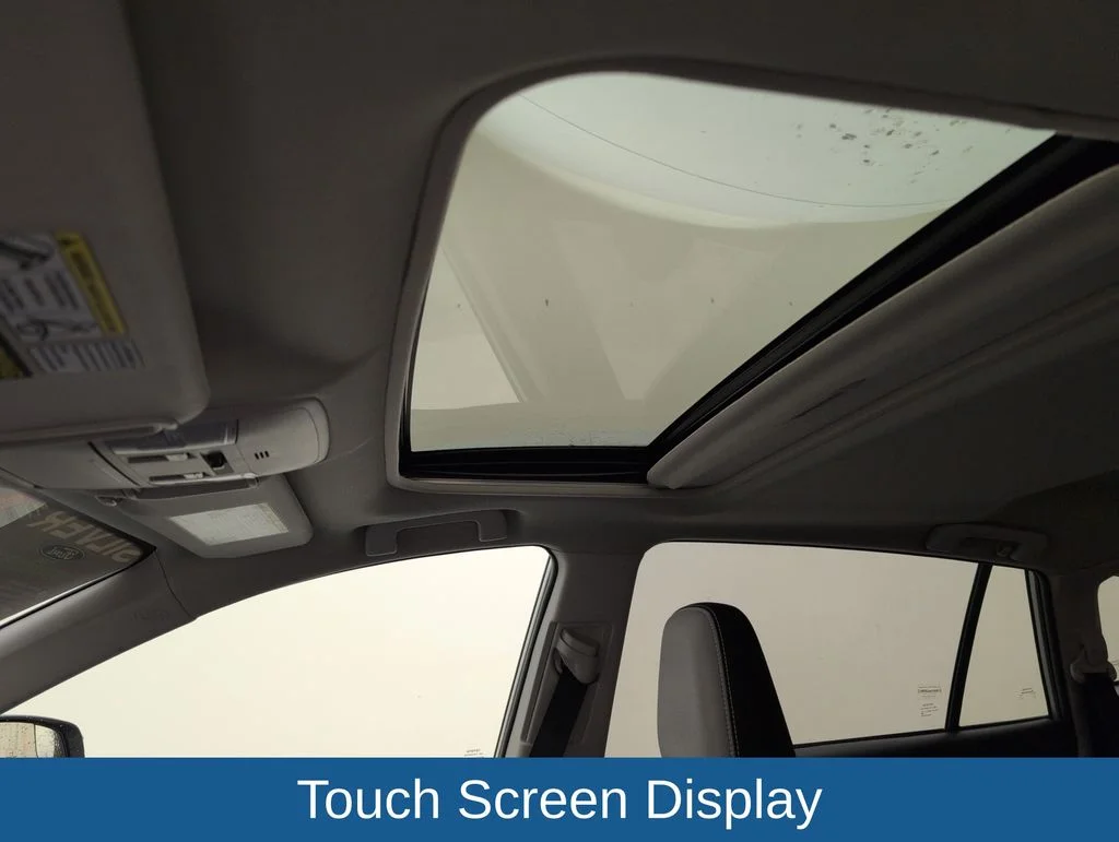 Used 2016 Silver Toyota XLE image 8