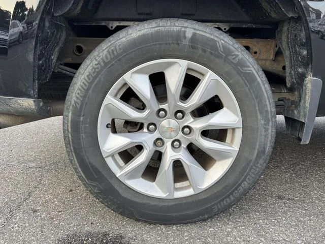Used 2022 Black Chevrolet Custom image 12