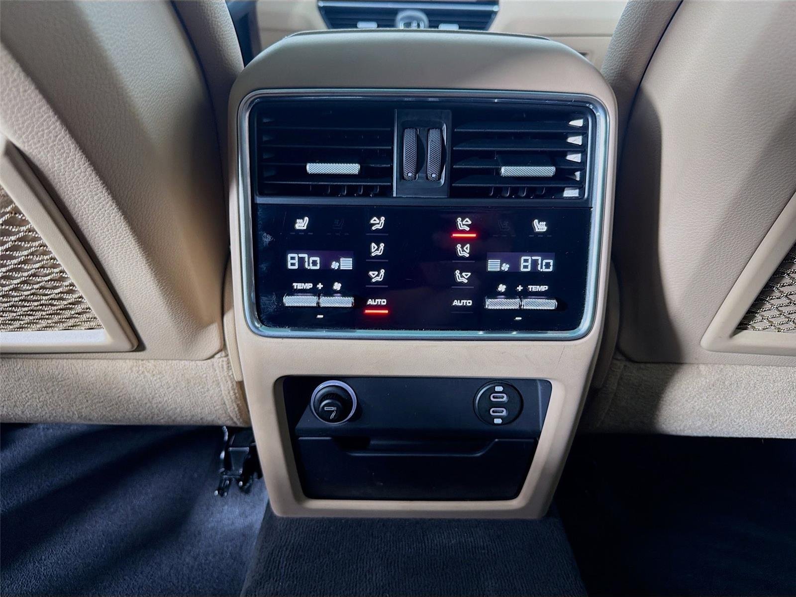 Used 2023  Porsche  image 21