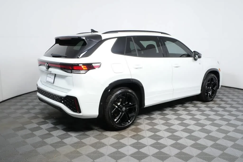 New 2026 Opal White Pearl Volkswagen SE R-Line Black image 3