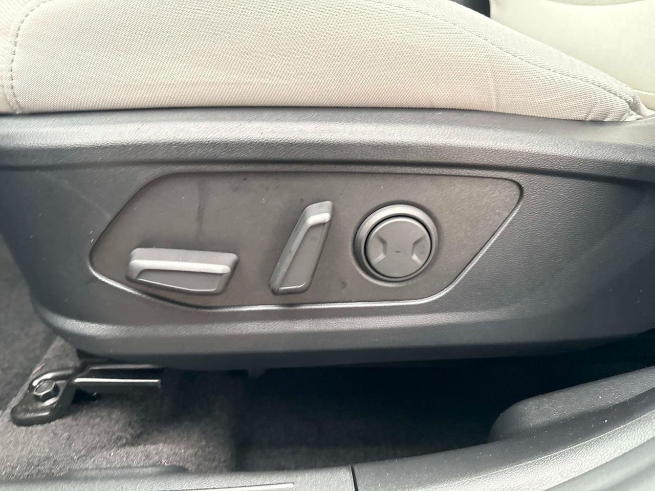 New 2026 Hampton Gray Hyundai SEL AWD image 51