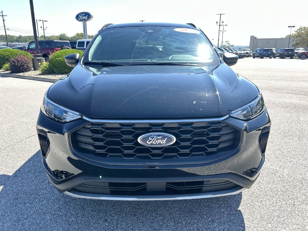 Certified Used 2025 Black Metallic Ford ST-Line image 9
