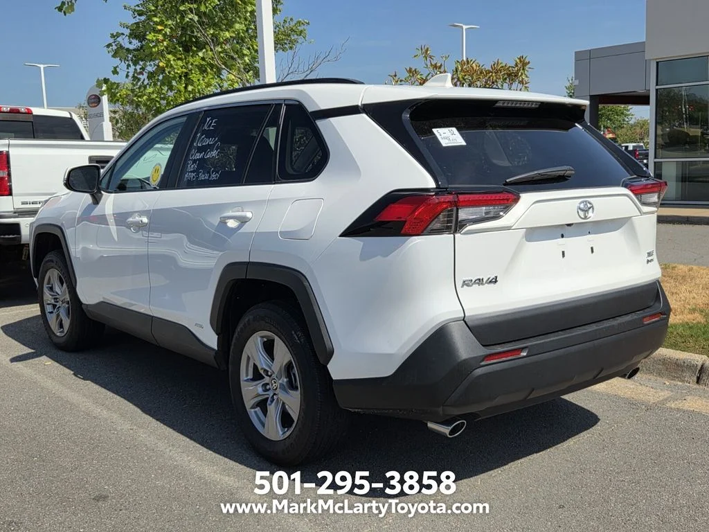 Used 2025 White Toyota XLE image 3