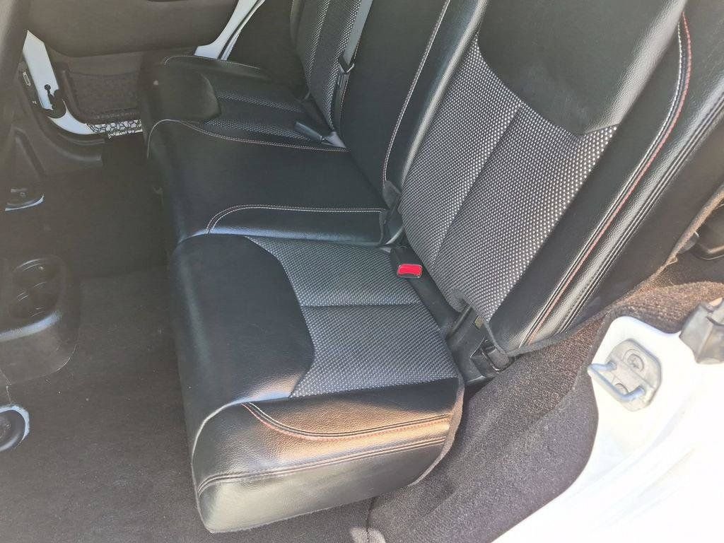 Used 2016 White Jeep Unlimited Sahara image 17