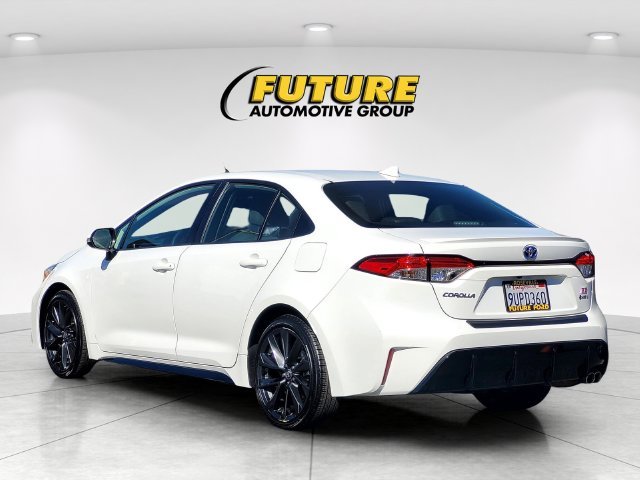 Used 2025 White Toyota SE image 6
