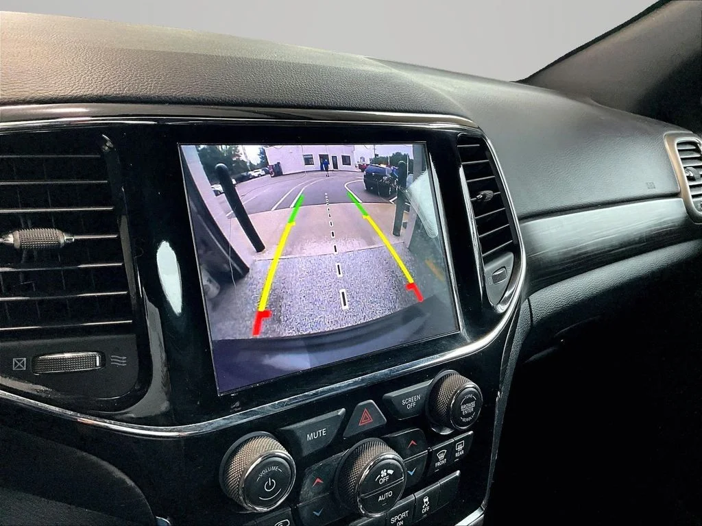 Used 2020 Gray Jeep Altitude image 20