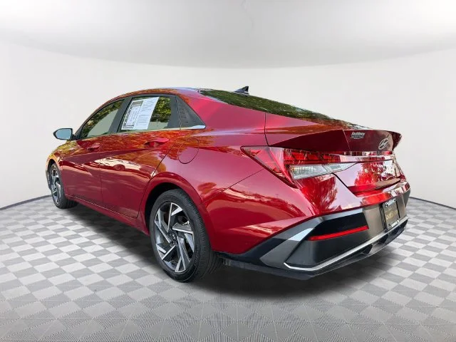 Used 2024 Red Hyundai SEL image 7