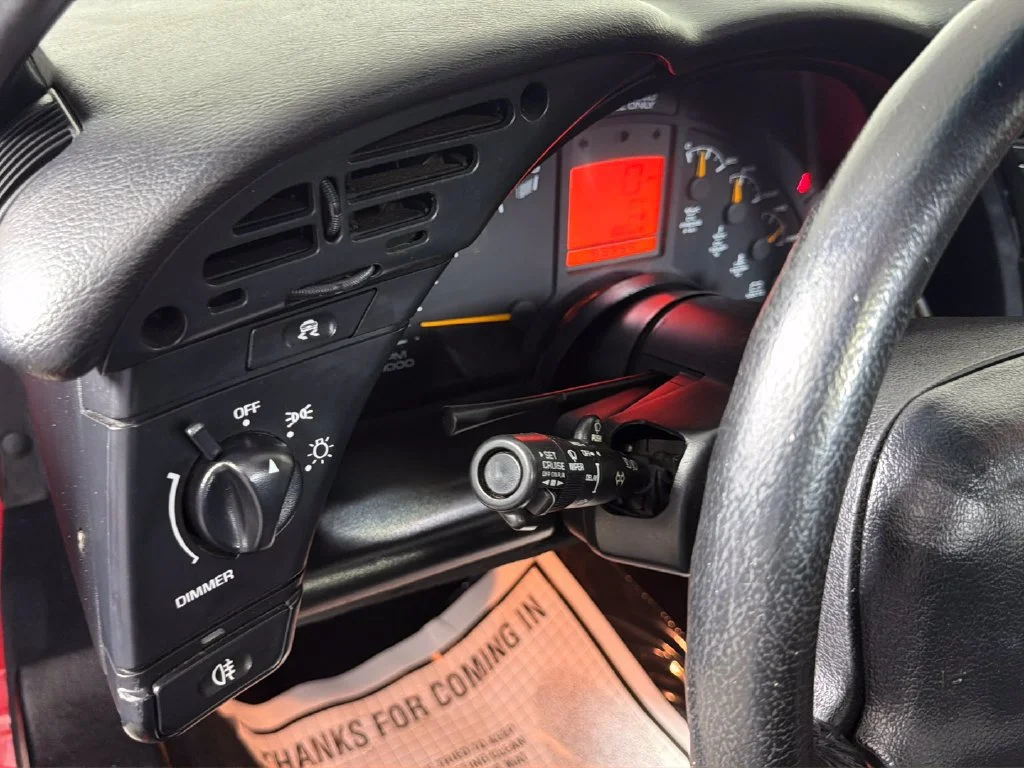 Used 1995  Chevrolet 2dr Convertible image 21