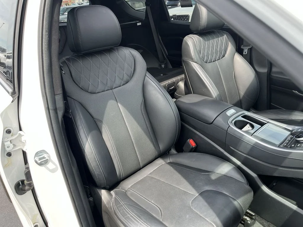 Used 2023 White Hyundai Calligraphy image 31