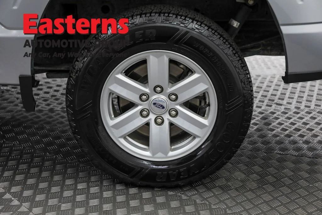 Used 2023 Silver Ford XLT image 33