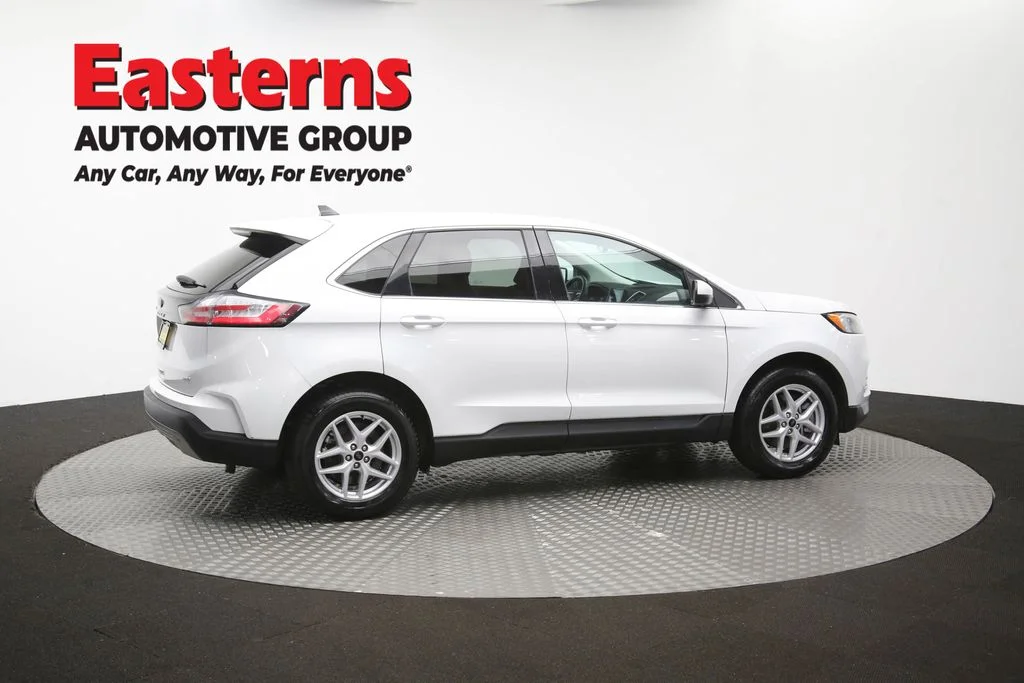 Used 2023 White Ford SEL image 43