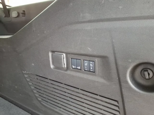 Used 2025 Onyx Black GMC Denali image 14