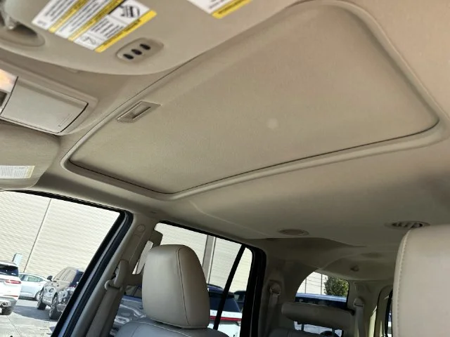 Used 2015 White Ford Limited image 22