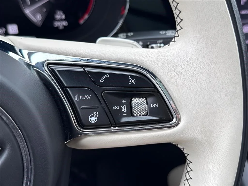 Used 2023 Glacier White Bentley V8 image 27