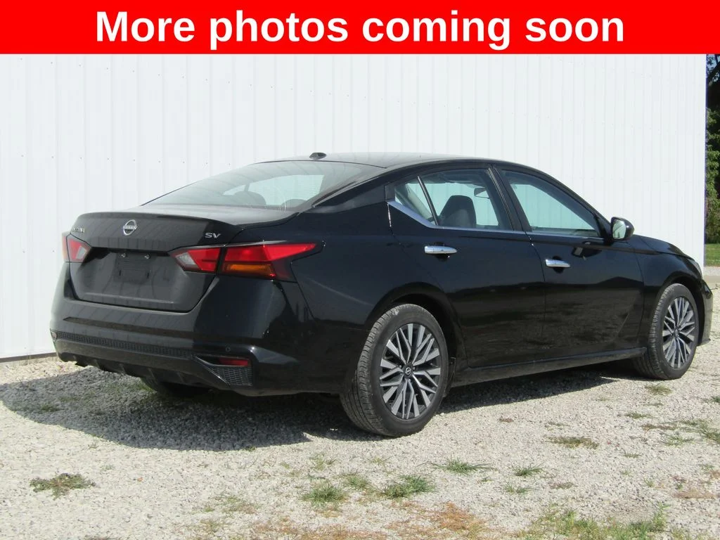 Used 2024 Black Nissan 2.5 SV image 3