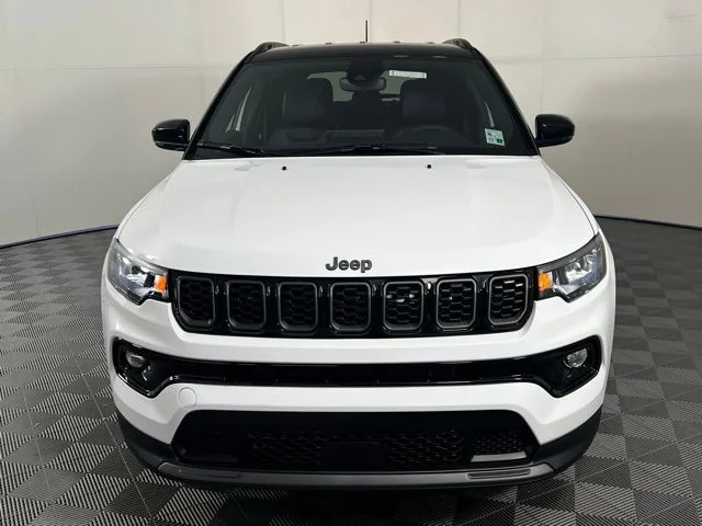 New 2026 Bright White Clear-Coat Exterior Paint Jeep Limited image 2