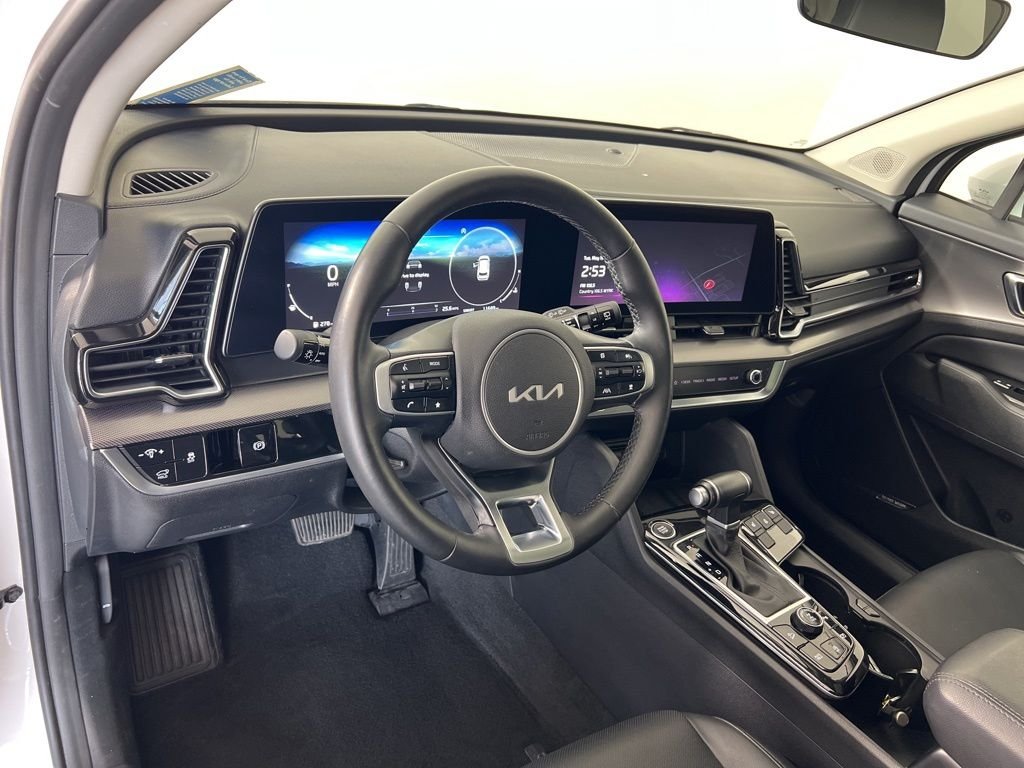 Used 2023 White Kia SX image 3