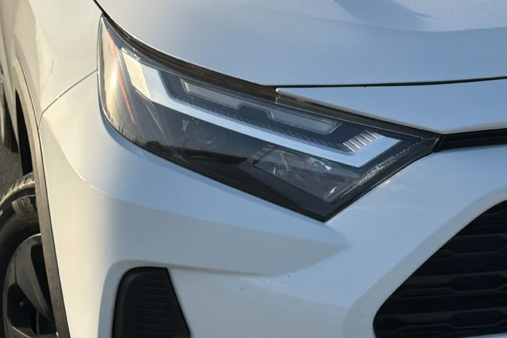 Used 2024 Ice Cap Toyota LE image 37