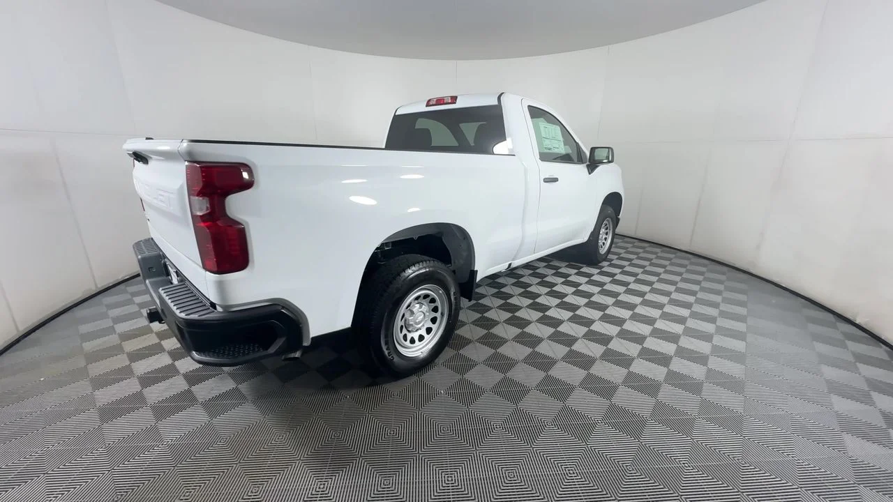 New 2026 Summit White Chevrolet WT image 92