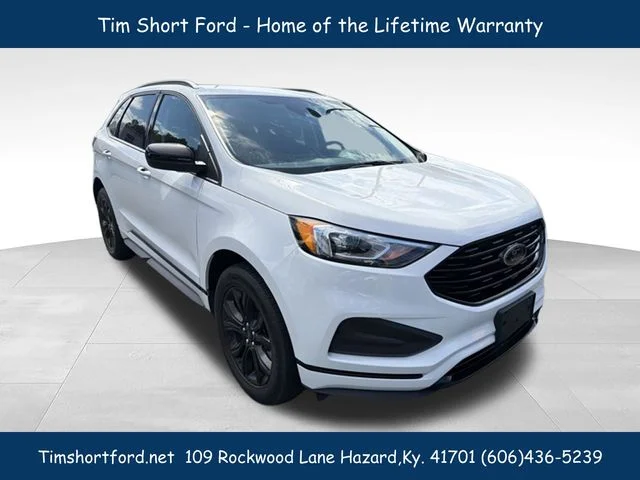 Used 2022 White Ford SE image 3