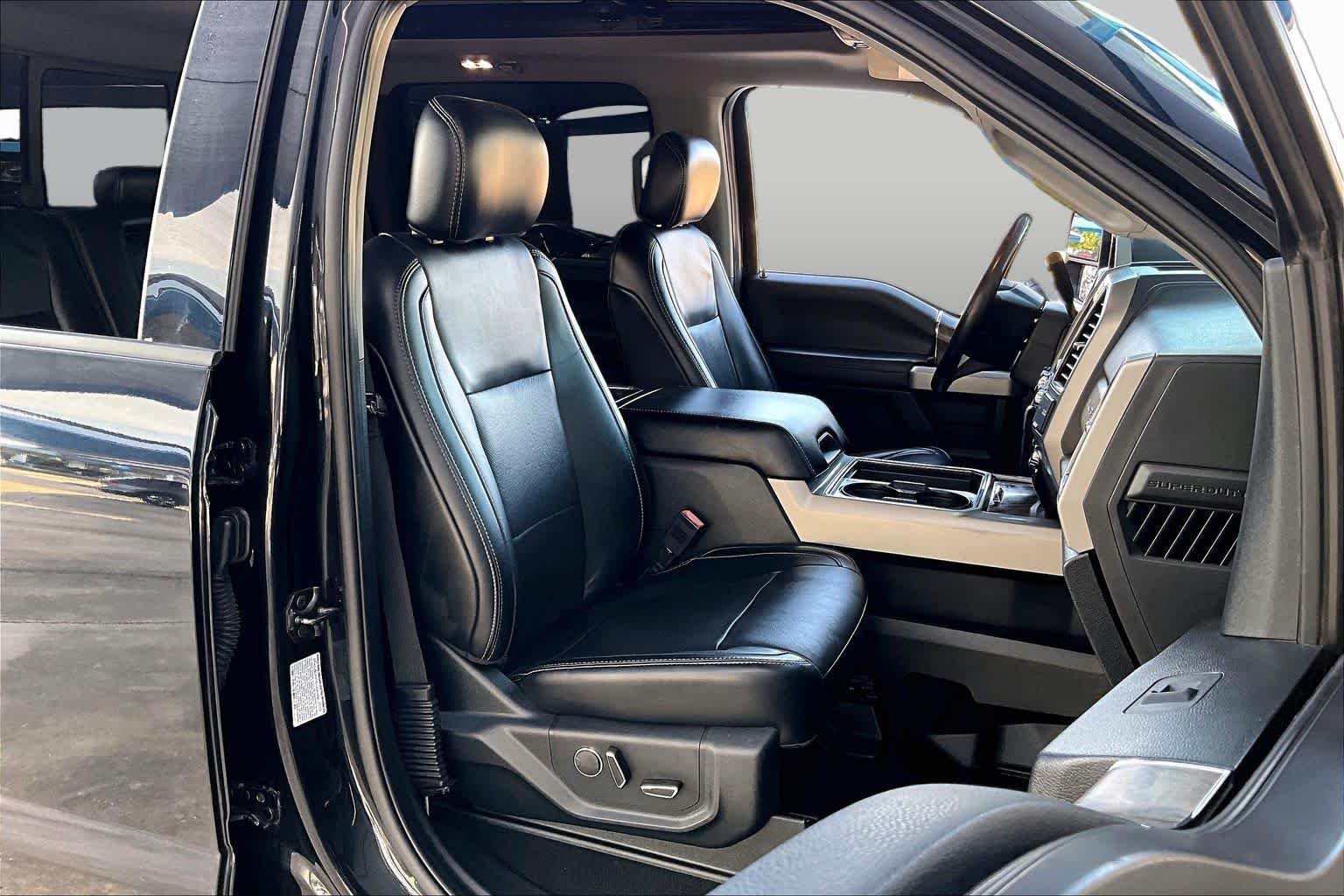 Used 2019 Agate Black Ford LARIAT image 9