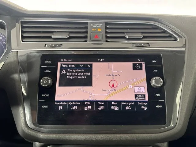 Used 2019 White Volkswagen 2.0T SEL image 15