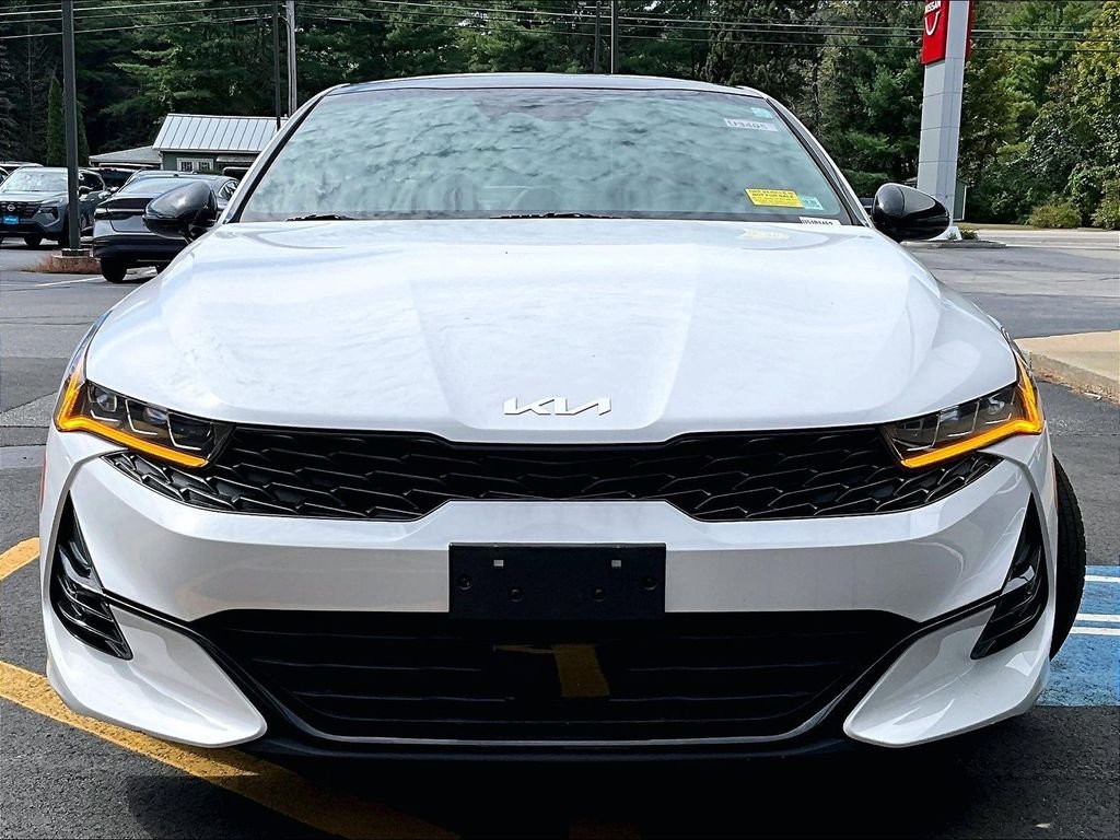 Used 2024 White Kia GT-Line image 2