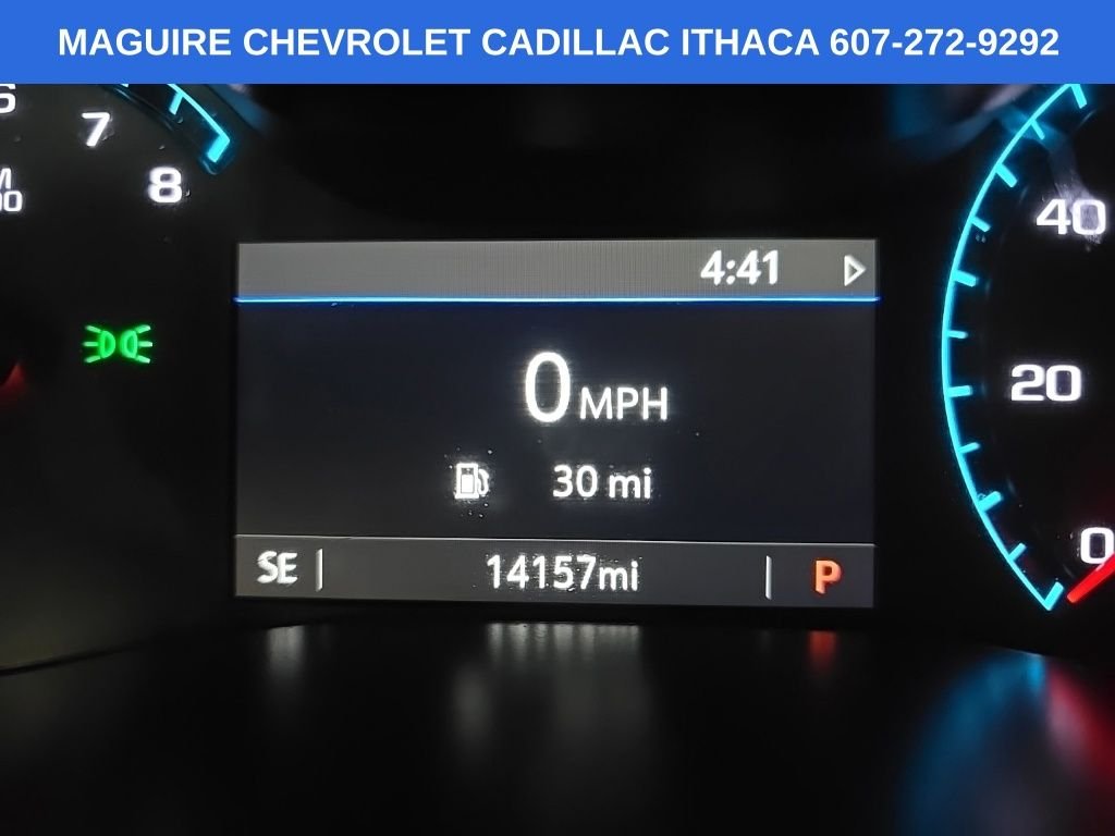 Used 2022 White GMC AT4 w/Leather image 22