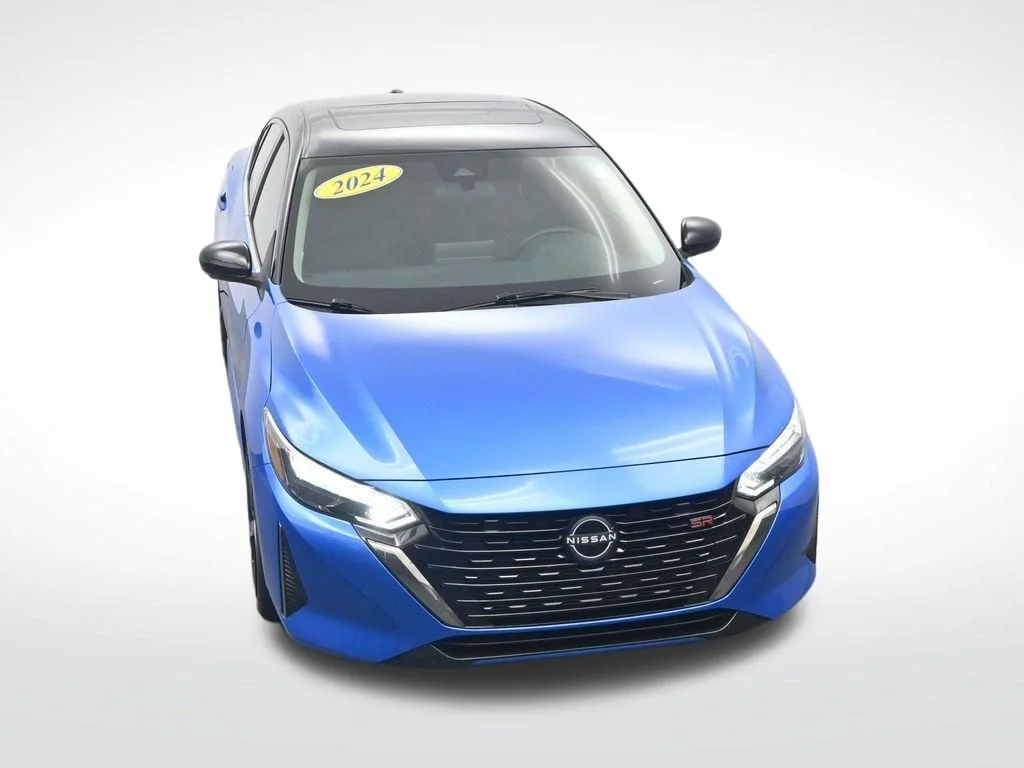 Used 2024 2t Blu Blk Roof Nissan SR image 33