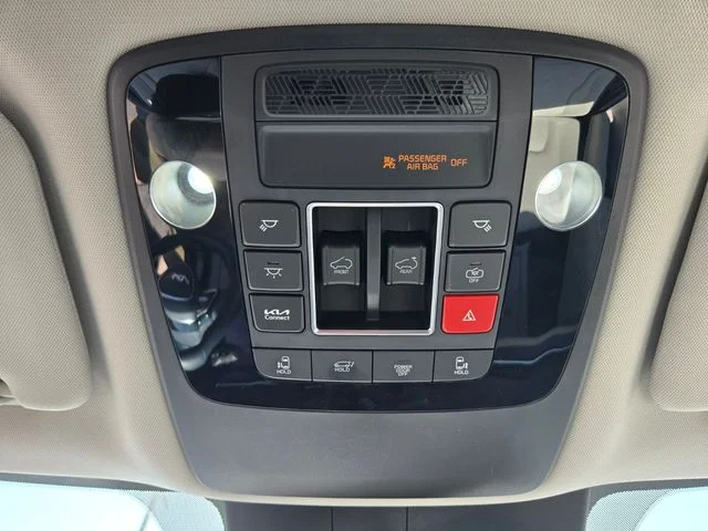 Used 2025 White Kia SX image 27