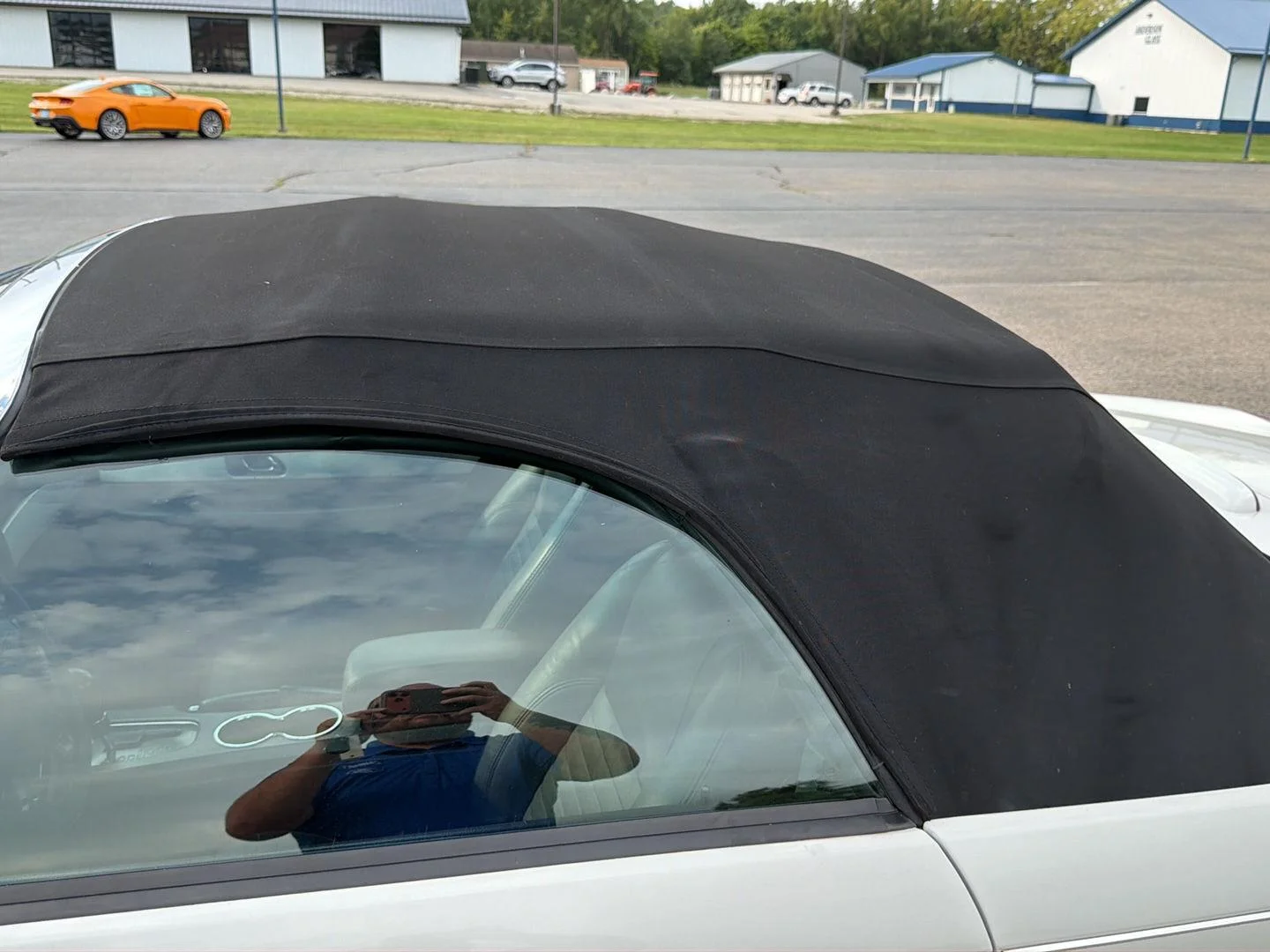 Used 2003 White Ford Premium image 22