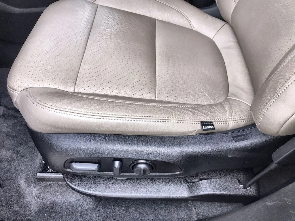 Used 2023 White Chevrolet LT image 12