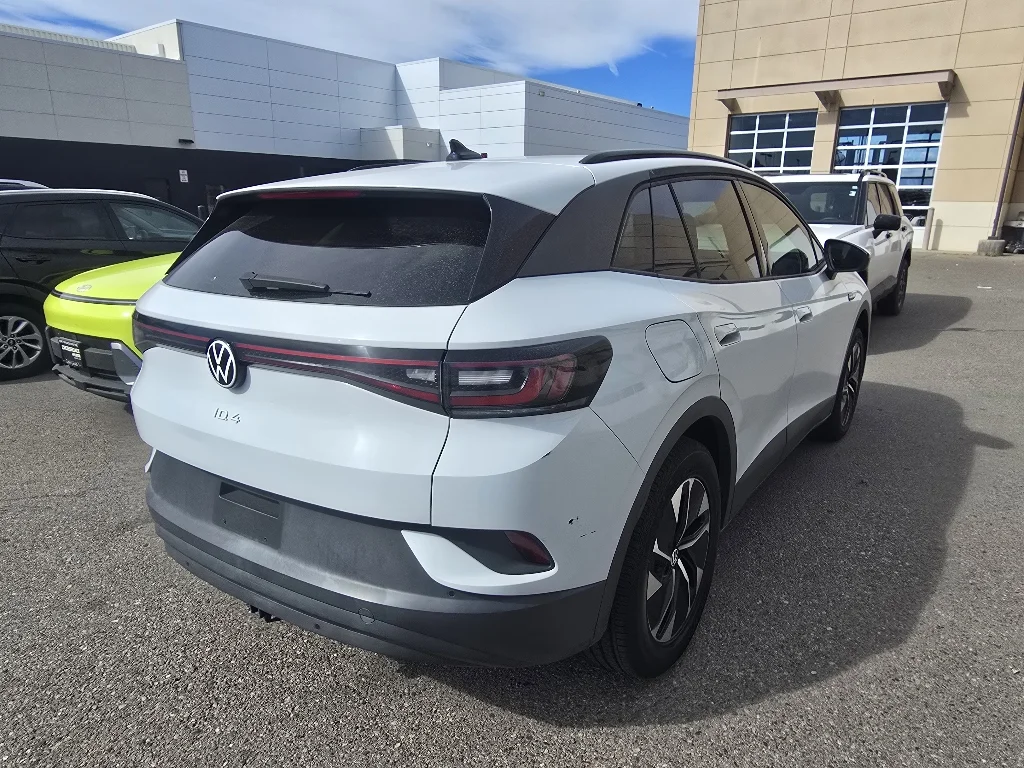 Used 2022 Glacier White Metallic Volkswagen Pro image 6