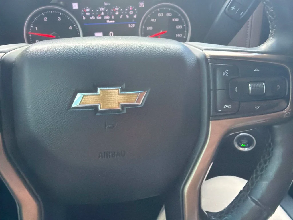 Used 2020 IRIDESCENT PEARL TRICOAT Chevrolet High Country image 13