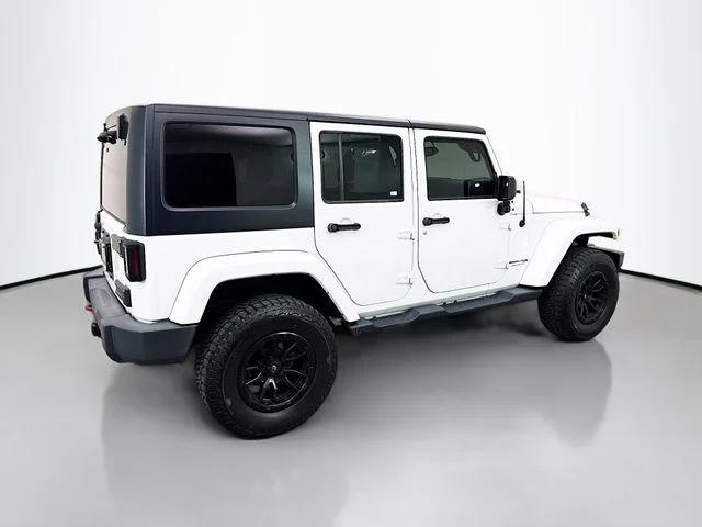 Used 2018 White Jeep Unlimited Sahara image 7