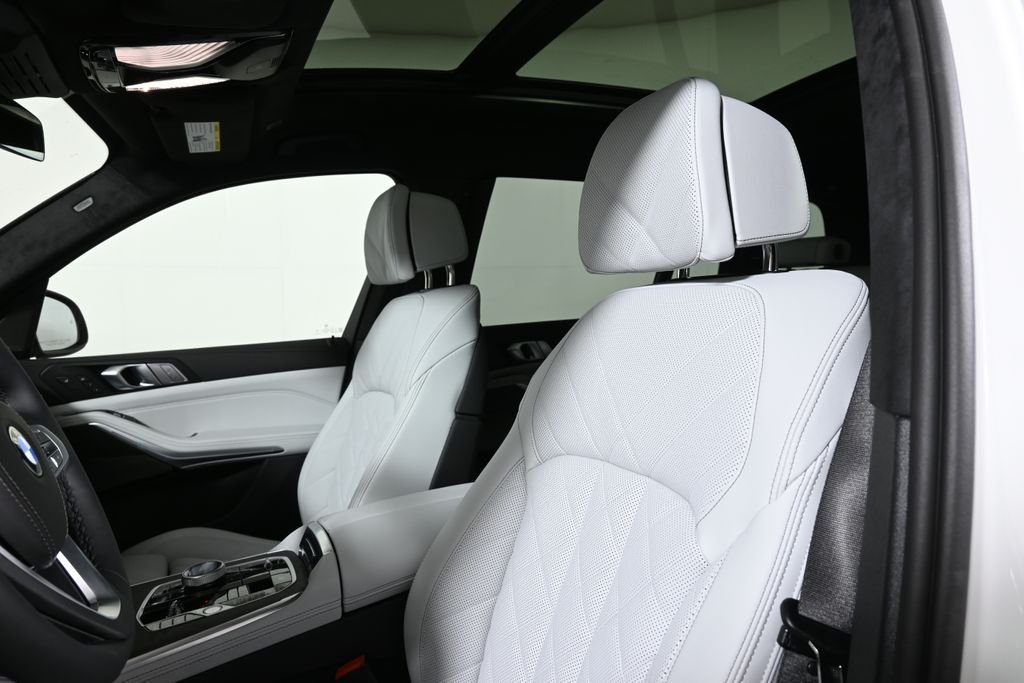 New 2027 White Metallic BMW xDrive40i image 16