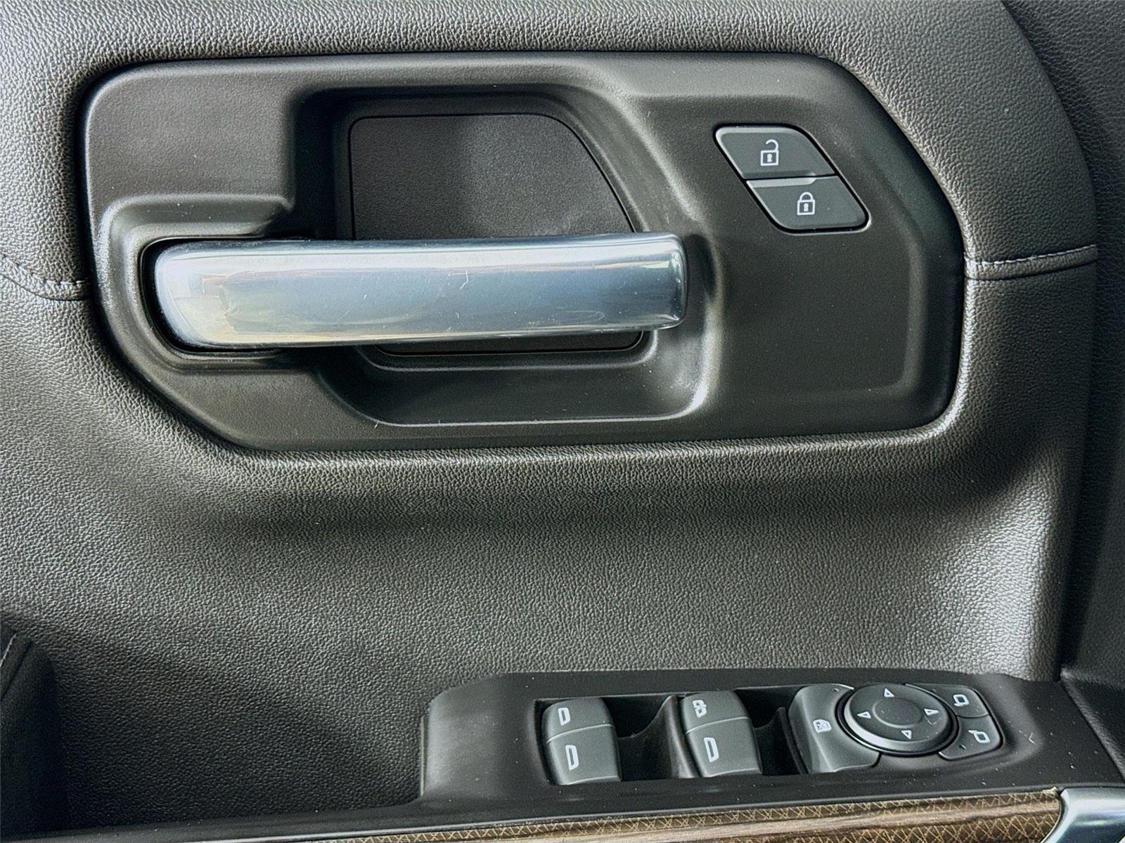 Used 2020 BLACK Chevrolet LT Trail Boss image 18
