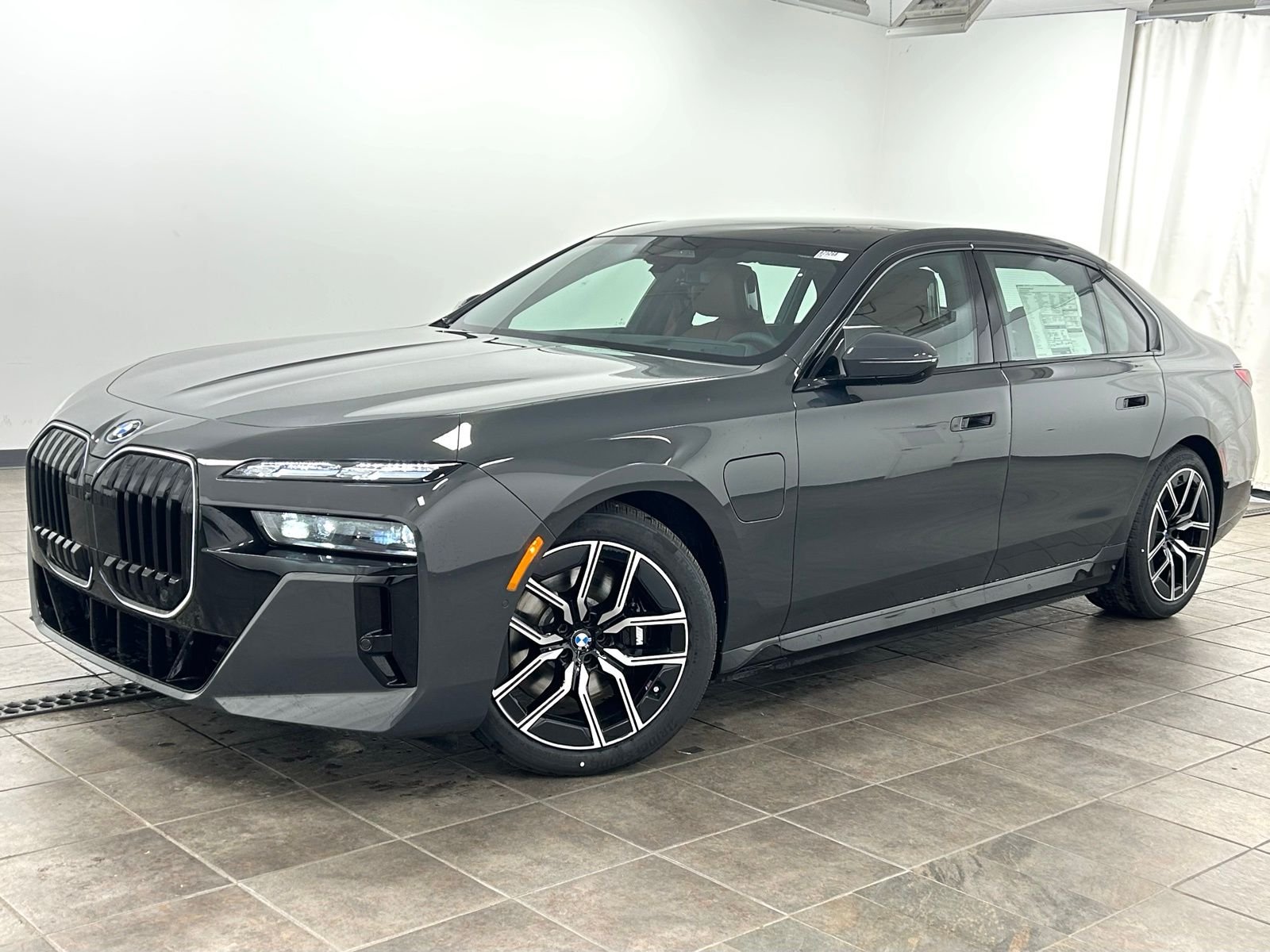 2026 BMW 7 Series 750e xDrive Sedan's photo