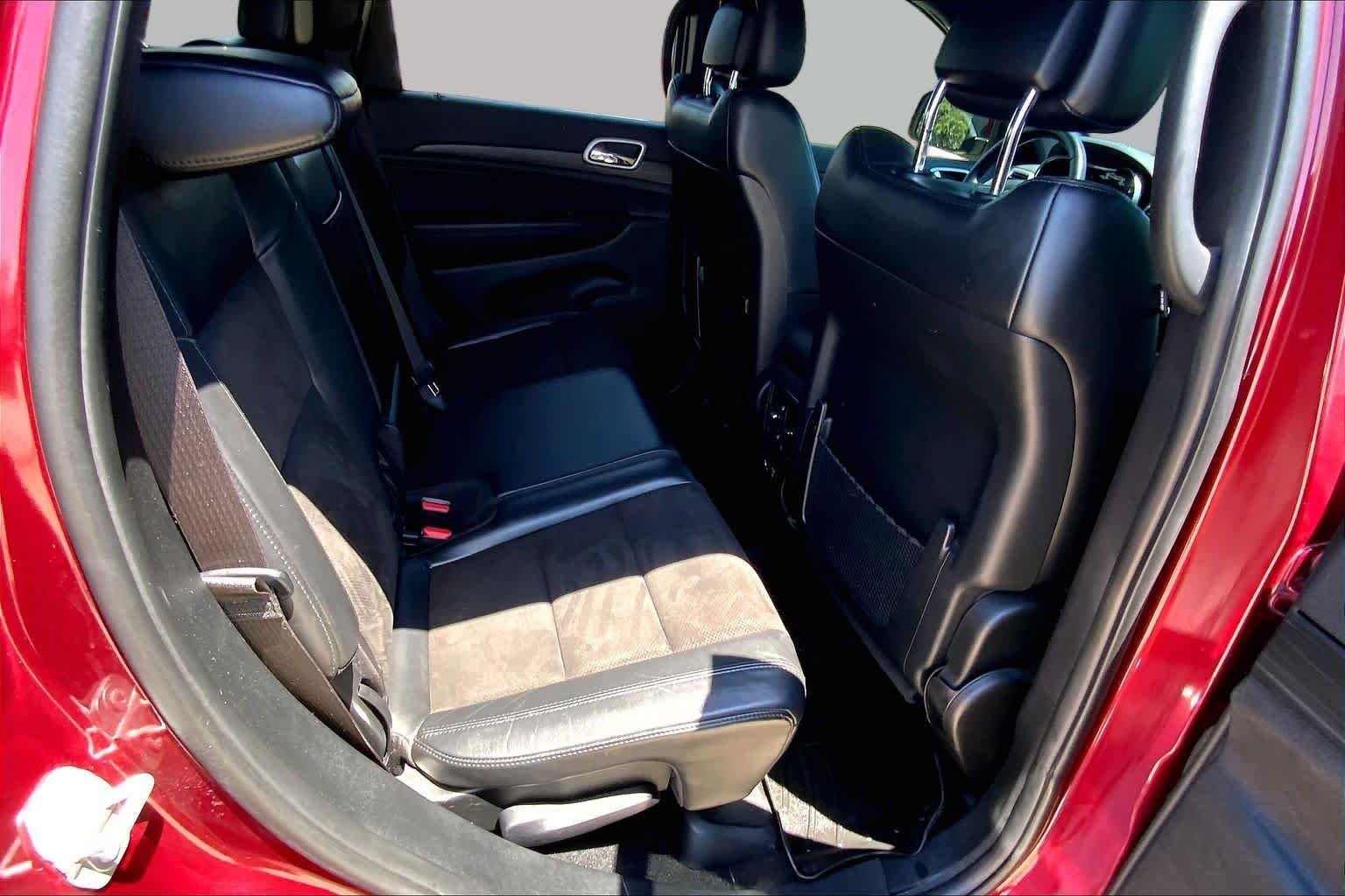 Used 2020 Velvet Red Pearlcoat Jeep Altitude image 19
