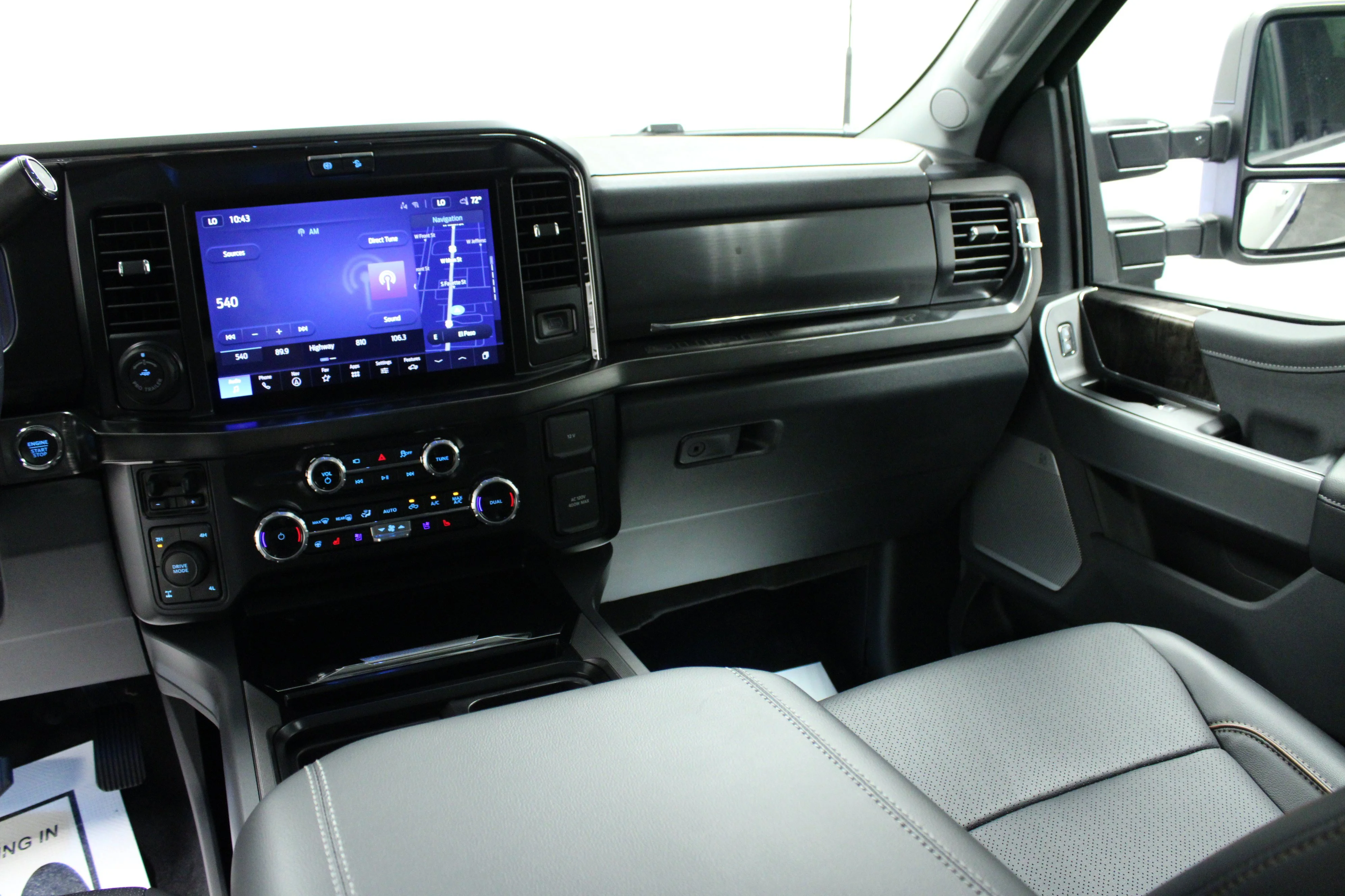 New 2026 Star White Metallic Tri-Coat Ford F-250® Lariat® image 19