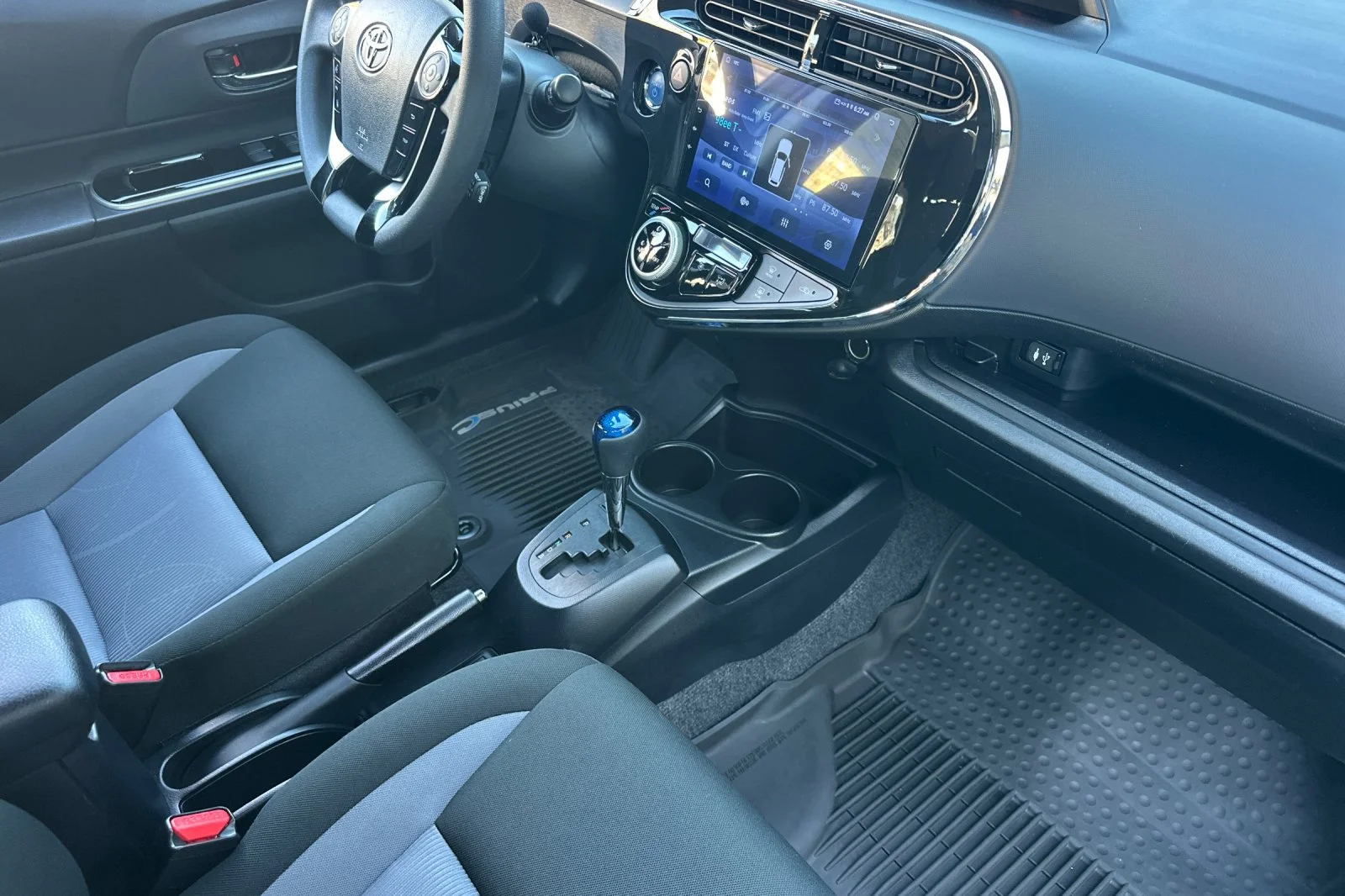 Used 2019 Gray Toyota LE image 21