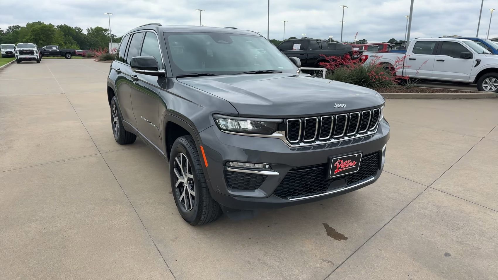 Used 2025 Baltic Gray Metallic Clearcoat Jeep Limited image 3