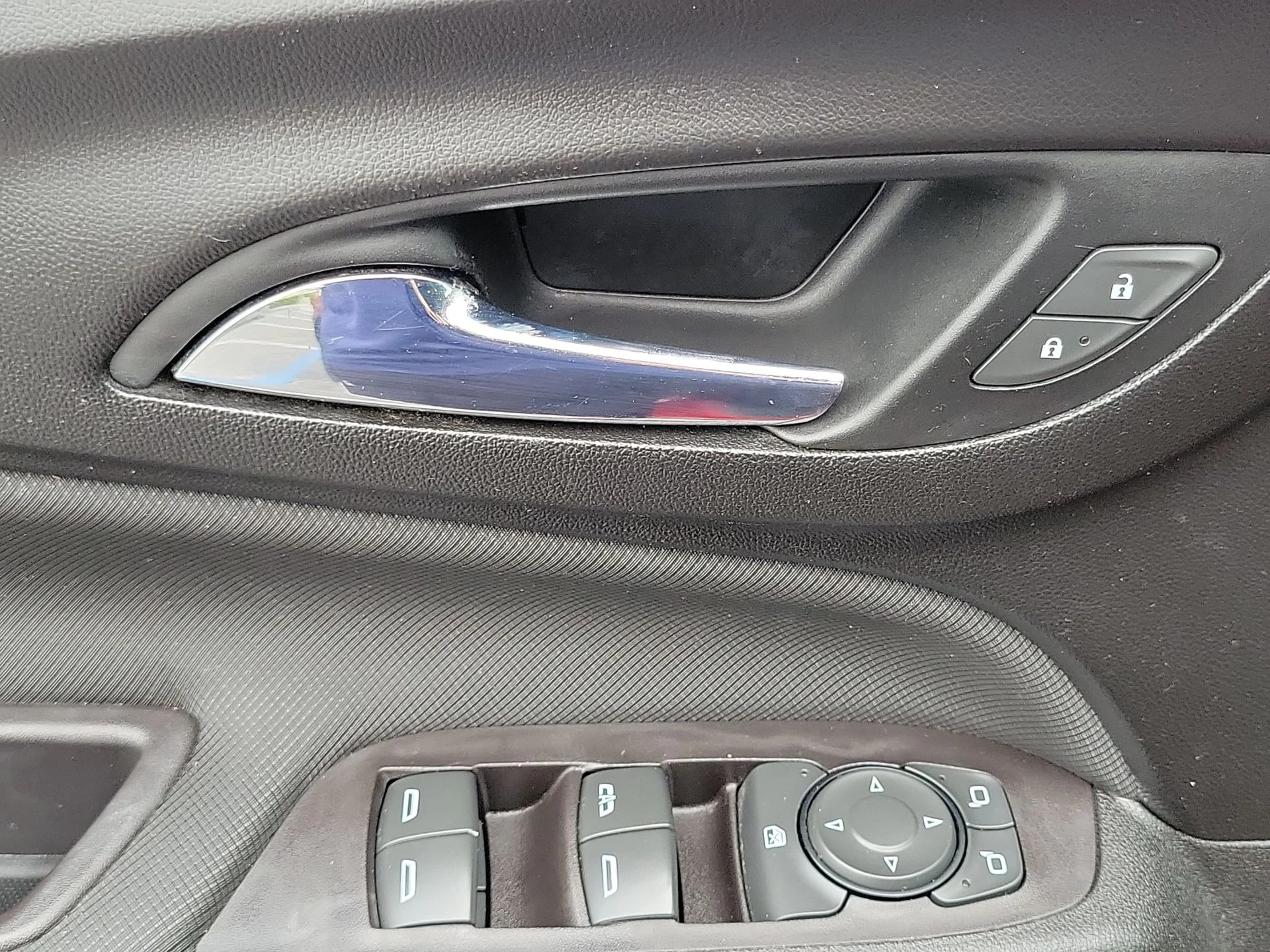 Used 2022 Red Chevrolet RS image 12