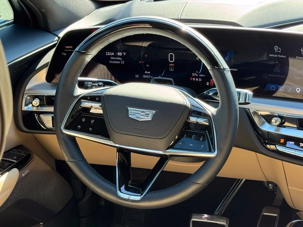 Used 2026  Cadillac Signature Luxury image 27