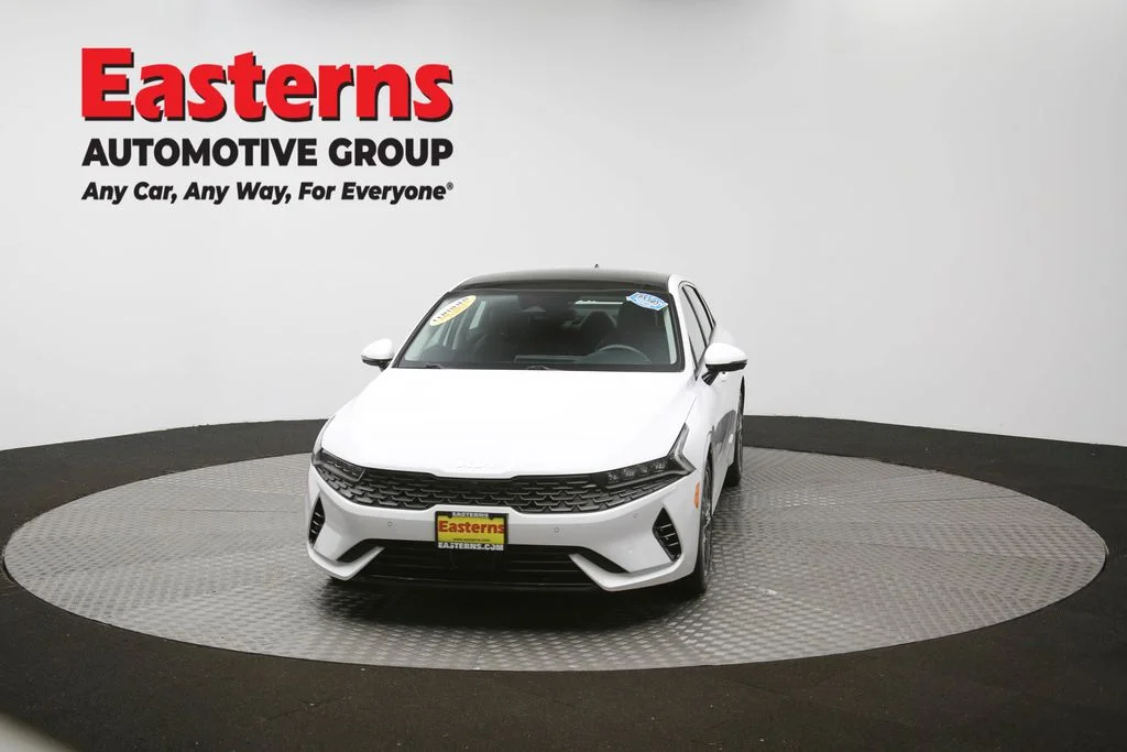 Used 2022 White Kia EX image 53
