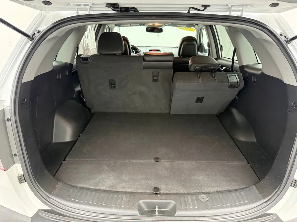 Used 2012 White Kia EX image 10