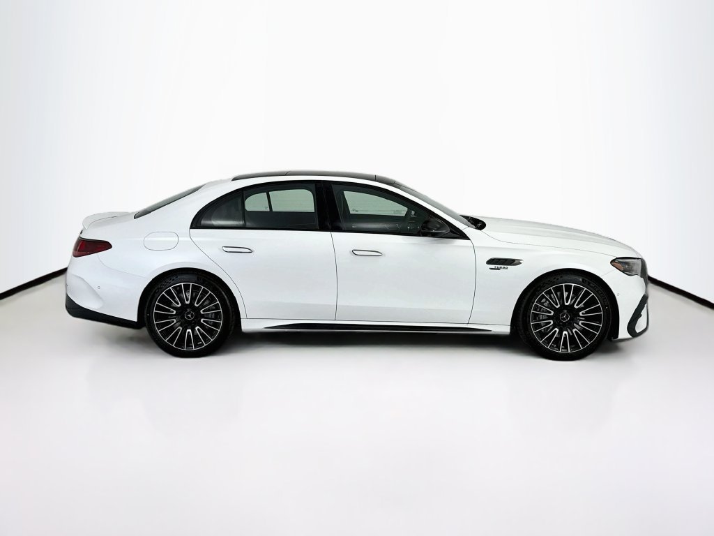 New 2027 MANUFAKTUR Moonlight White Magno Mercedes-Benz E 53 AMG® image 4
