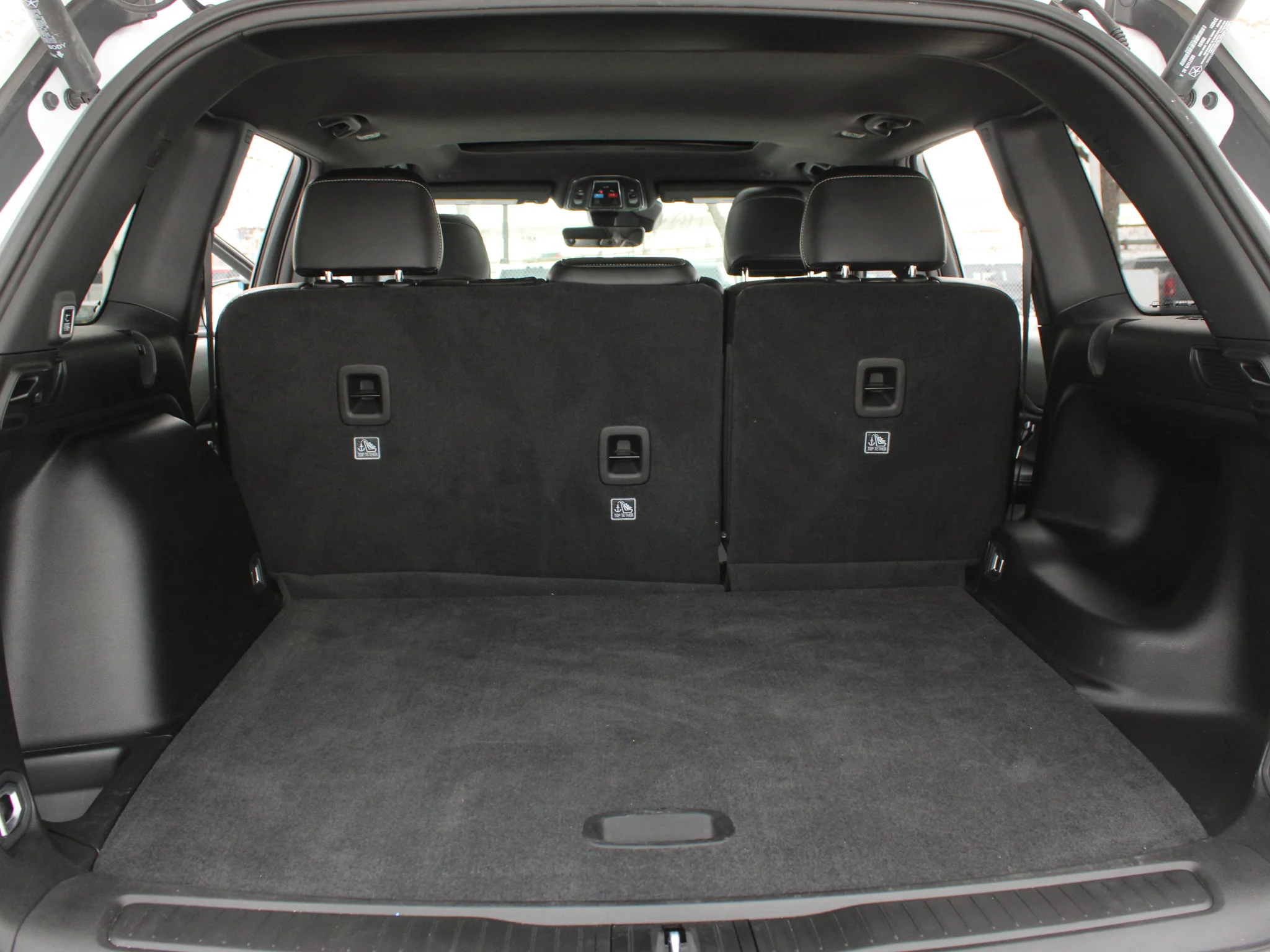 Certified Used 2025 White Jeep Altitude * No Accidents | Trailer Tow Pack | V6 | Adaptive Cruise | Sunroof image 18